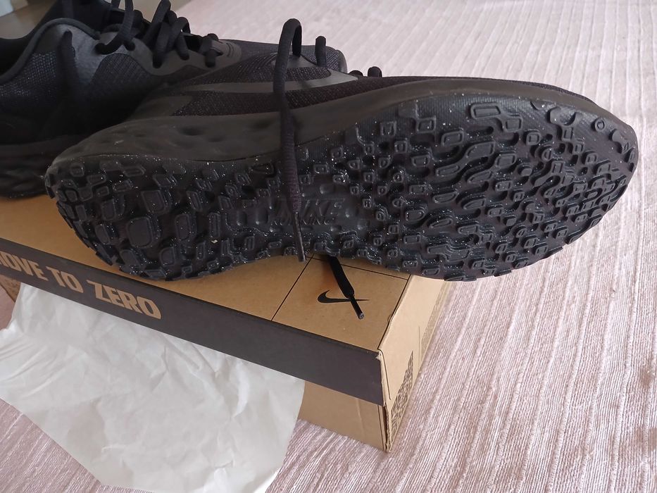Tênis Nike Revolution 6 NN novos