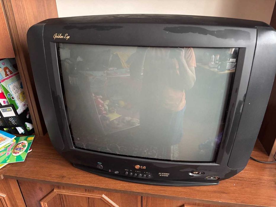 Телевізор LG CF-2CF-21D31KE