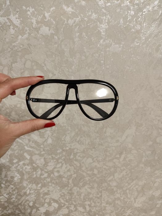 Имиджевые очки нулевки в глянцевой оправе