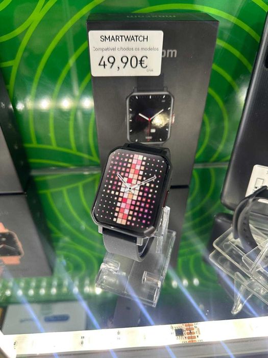 Smartwatch Maxcom Carbon Pro - Preto