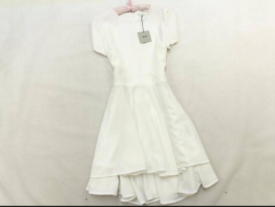 Sukienka asymetryczna Asos