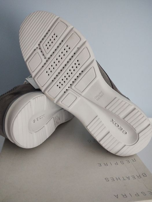 Buty unisex marki Geox rozmiar 39