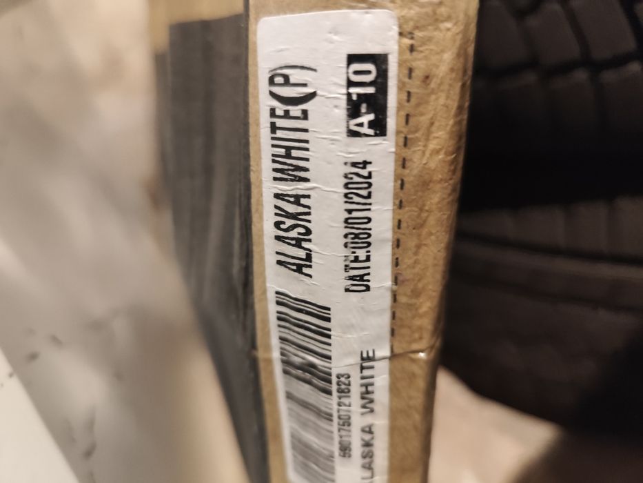 Gres szkliwiony alaska white