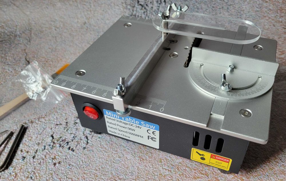 Многофункциональная мини-пила для столярных работ по дереву