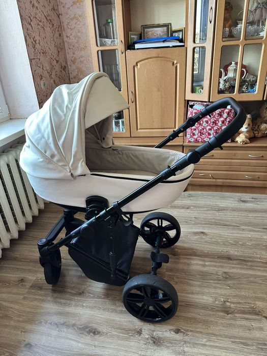 Продам дитячу коляску