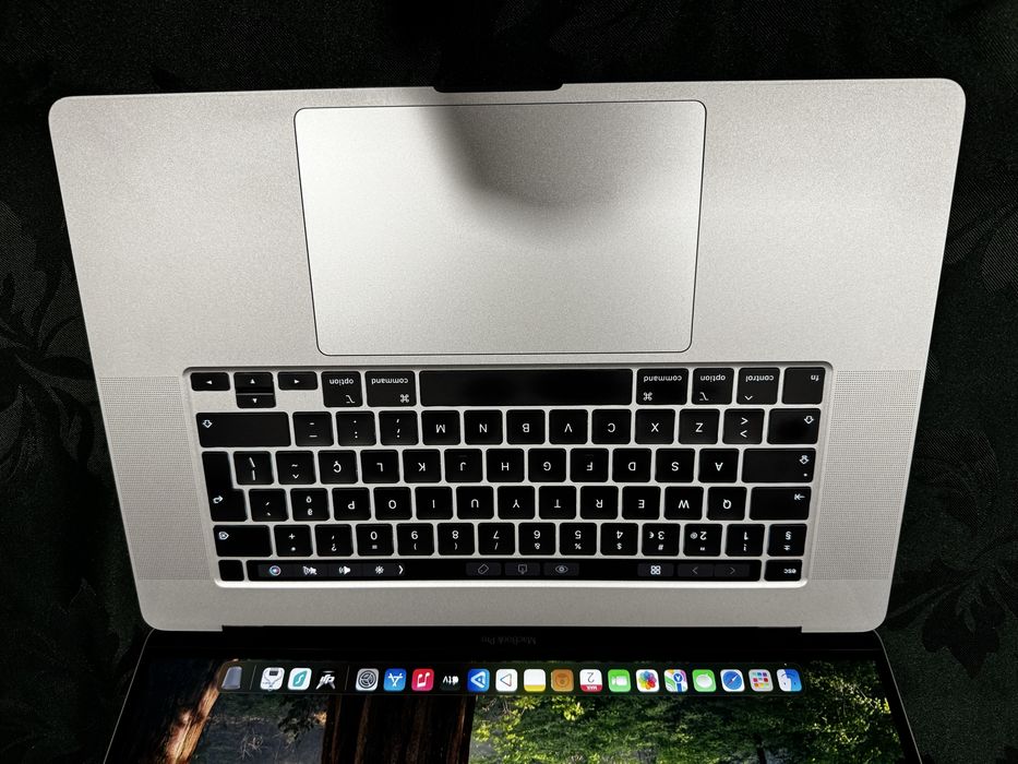 MacBook Pro 16” i9 512gb ssd