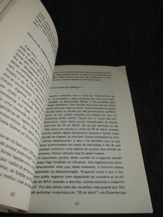 Livro O Equívoco do 25 de Abril Sanches Osório