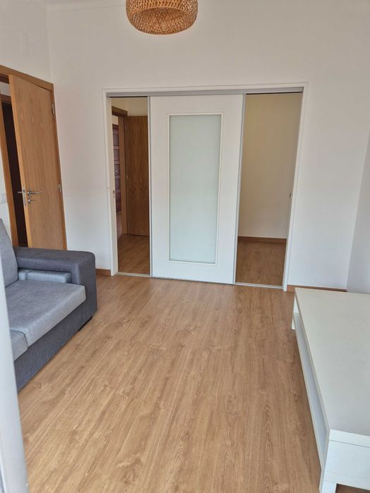 Arrenda-se apartamento T2 +1