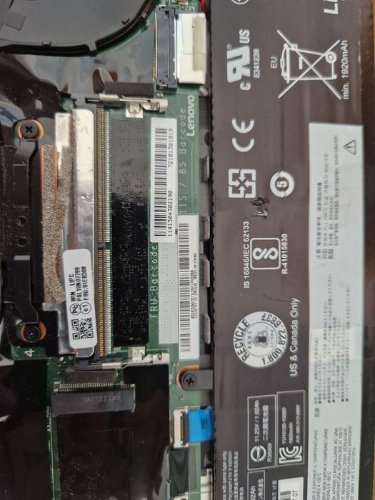 Вмикається i7 7th gen Запчастини до ноутбука Lenovo t470s i7 7th gen Дивіться всі фото материнка