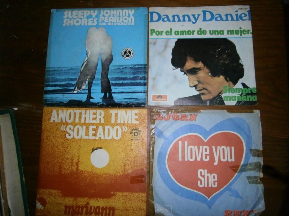 Música variada em singles.