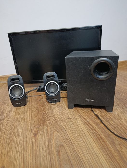 Sprzedam monitor 22 cali z pilotem plus głośniki