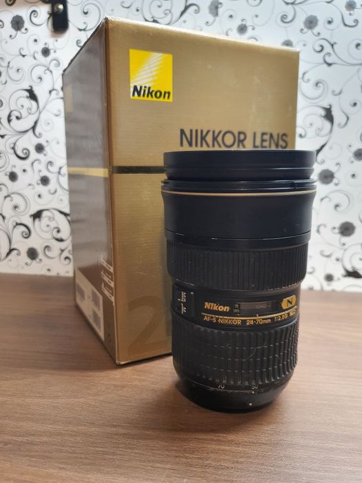 Lente Nikon 24-70 2.8 G ED para peças ou reparação