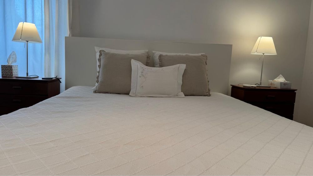 Cama Ikea e colchao