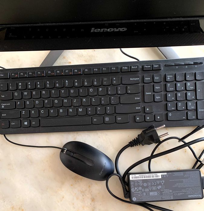 Sprzedam komputer LENOVO C 40-30