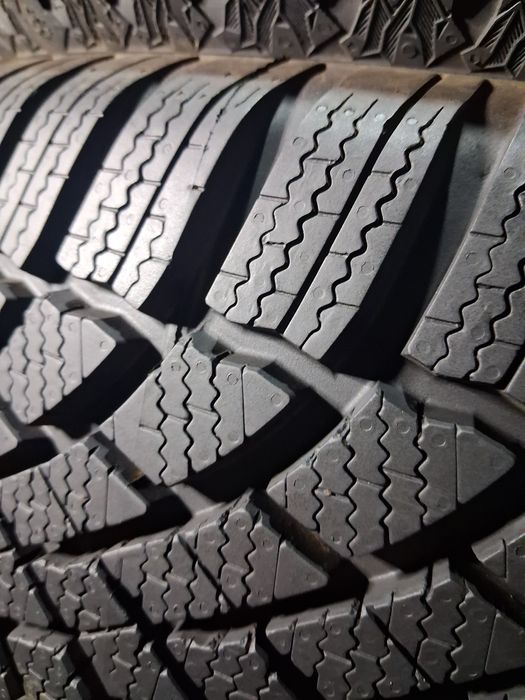Шини 215/55 17 Bridgestone Blizzak LM005 пара Зима