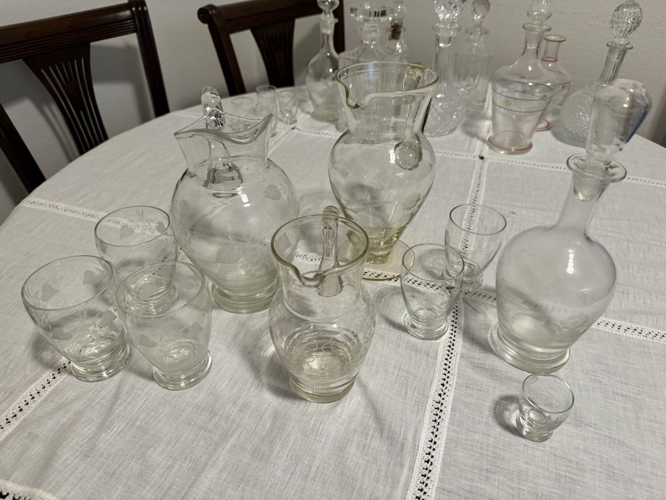 Conjunto de peças de vidro antigas