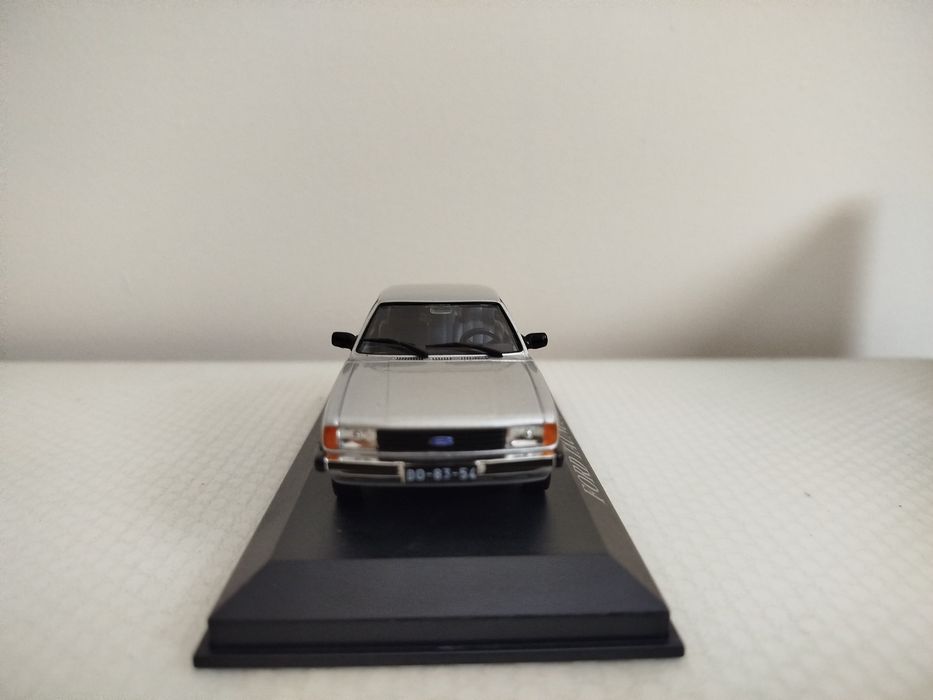 Miniatura Ford Taunus 1/43 Nova
