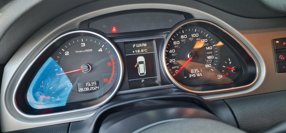 Автомобіль Ауді ку7