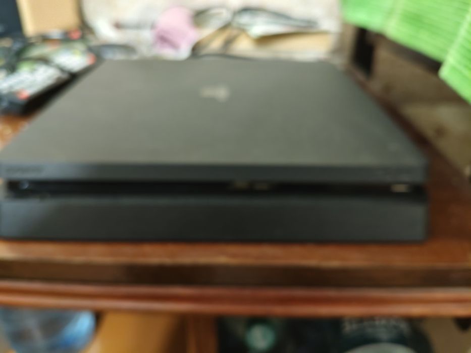 Sony playstation 4 slim  1Tb (версия ПО 5.05)