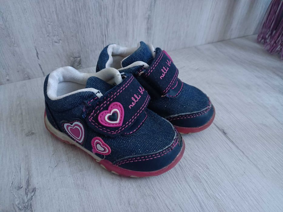 Buty sportowe dziewczęce roz. 20