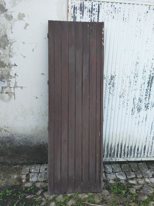 6  Portadas de madeira maciça antiga