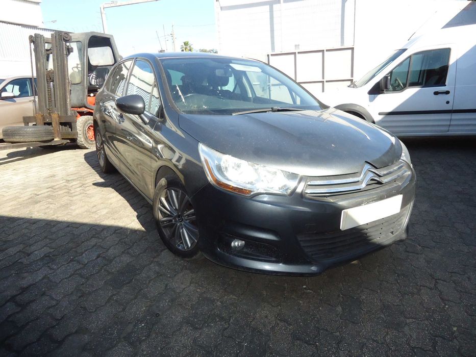 Citroen C4 1.6 Hdi 90cv VTR (9HP) de 2012, só ás peças