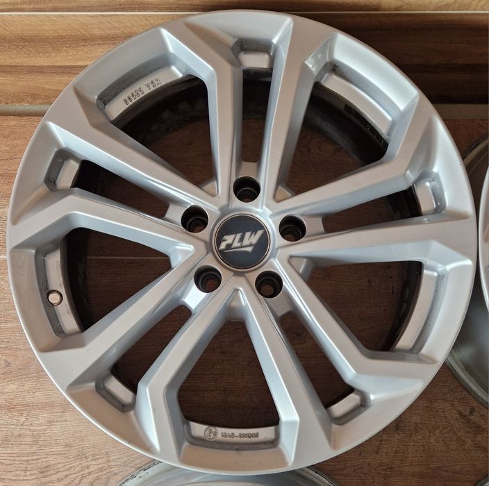 Оригінальні легкосплавні диски VW Skoda Mercedes Audi R18 5x112 ET 38