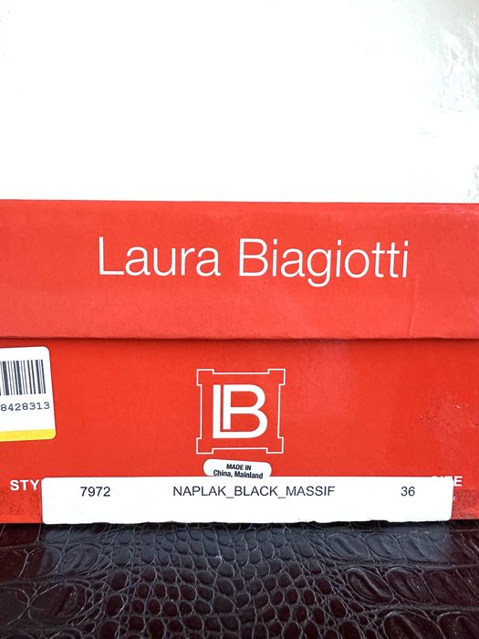 Високі кеди з хутром Laura Biagiotti. Розмір 36,37,38.