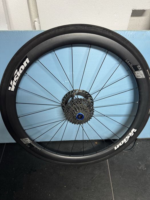 Rodas Vision Carbono tlr 40 com Pneus, cassete e discos