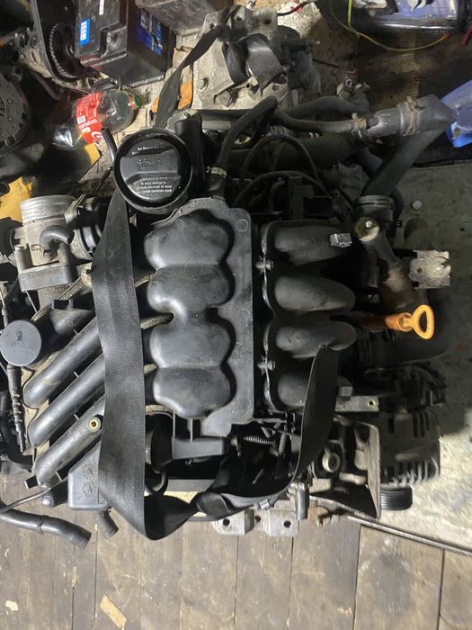 Мотор двигун 1.6i AKL APF VW  Bora Skoda Octavia Golf 4 Октавія Бора