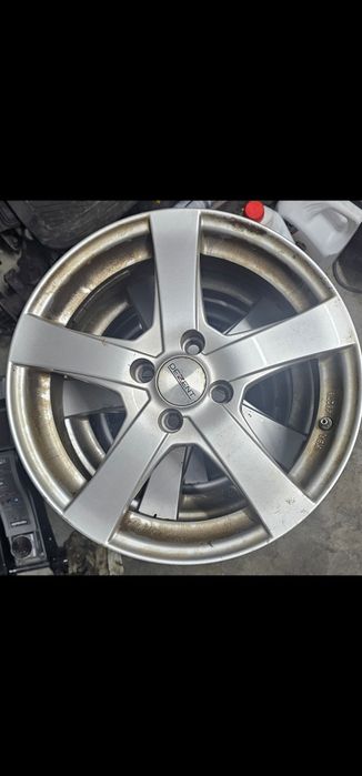 Vendo jantes 16 para renault clio IV como novas