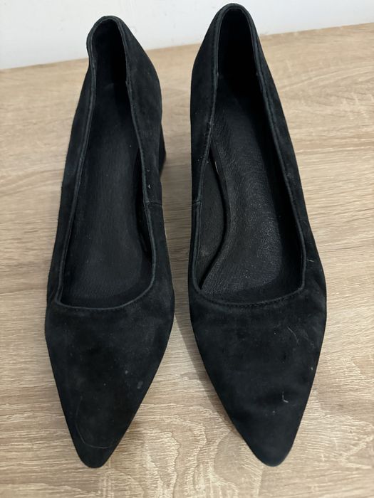 Czarne czółenka 37