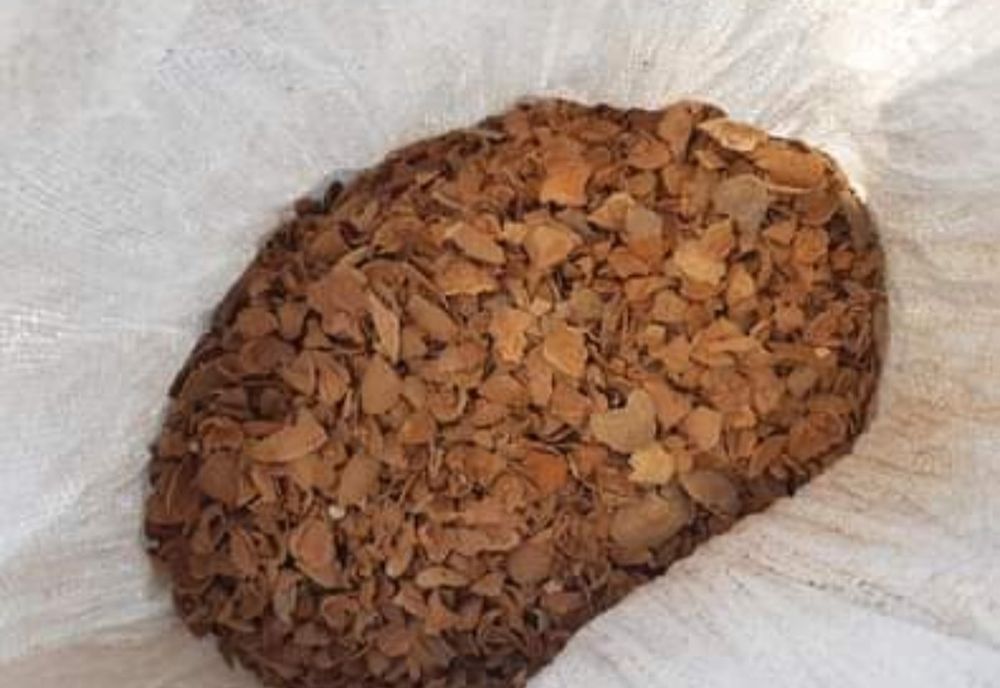 Casca de amêndoa para aquecimento