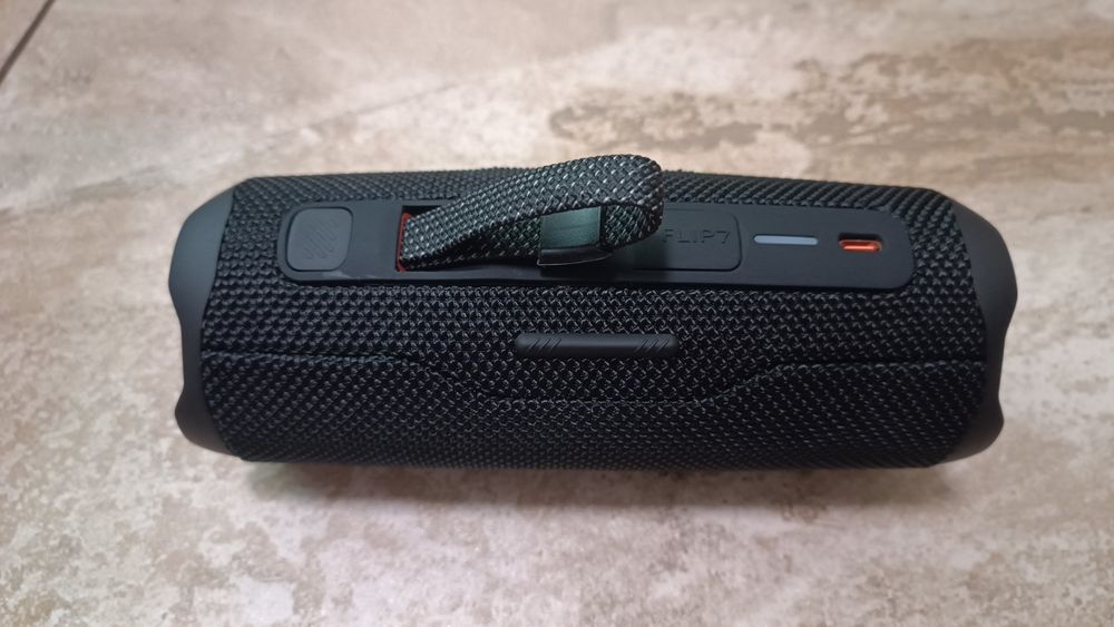 Колонка JBL Flip 7 не оригинал.