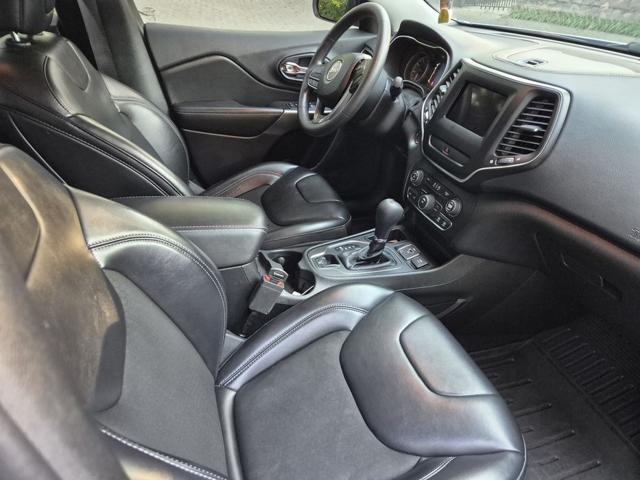 Jeep Cherokee 2019 2.4