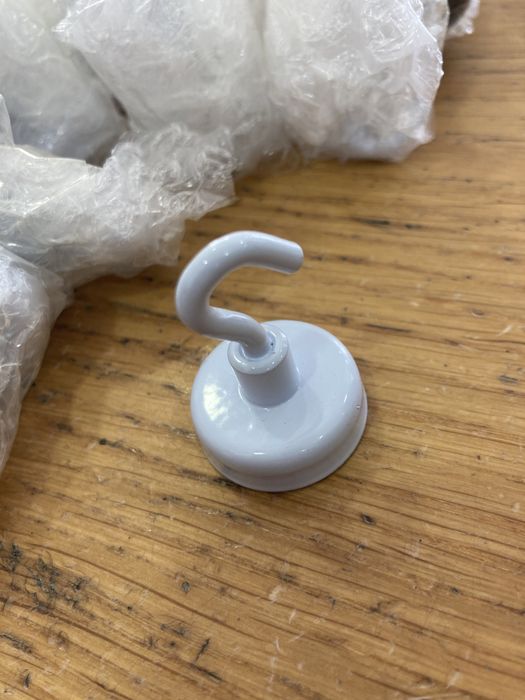 Lote 50 Ganchos íman 25mm Ferrite Hook White - Novo