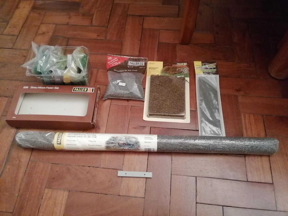 Artigos sobrantes de maqueta ferroviária