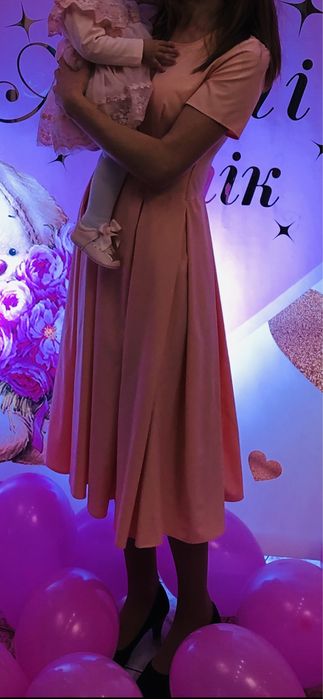 Платье персиковое нарядное