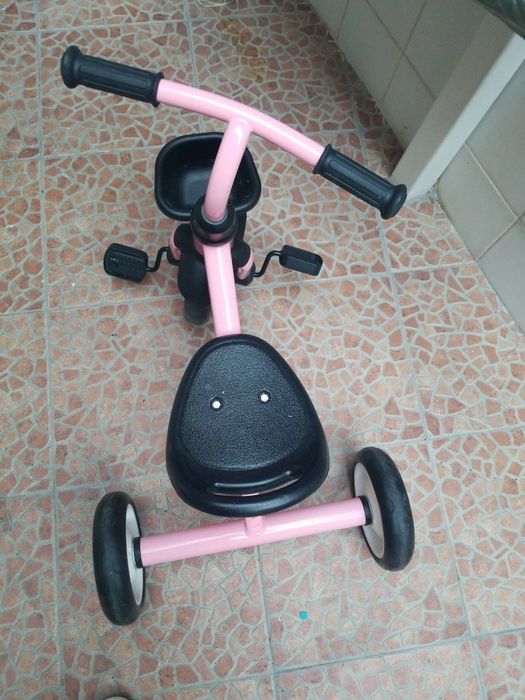 Vendo triciclo de crianca
