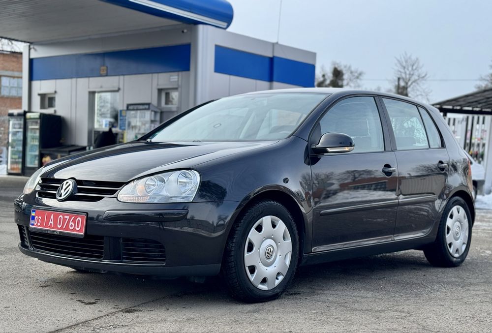 Volkswagen Golf V 2006 1.6MPI бензин