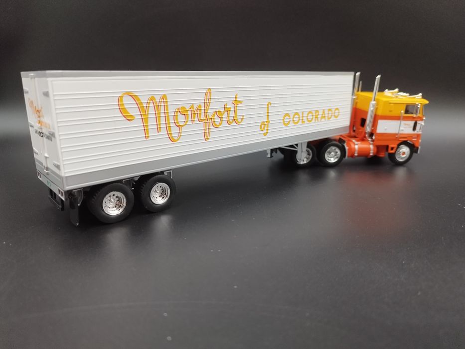 1:43 Altaya Peterbilt 352H (1979) Montfort Des Colorado model