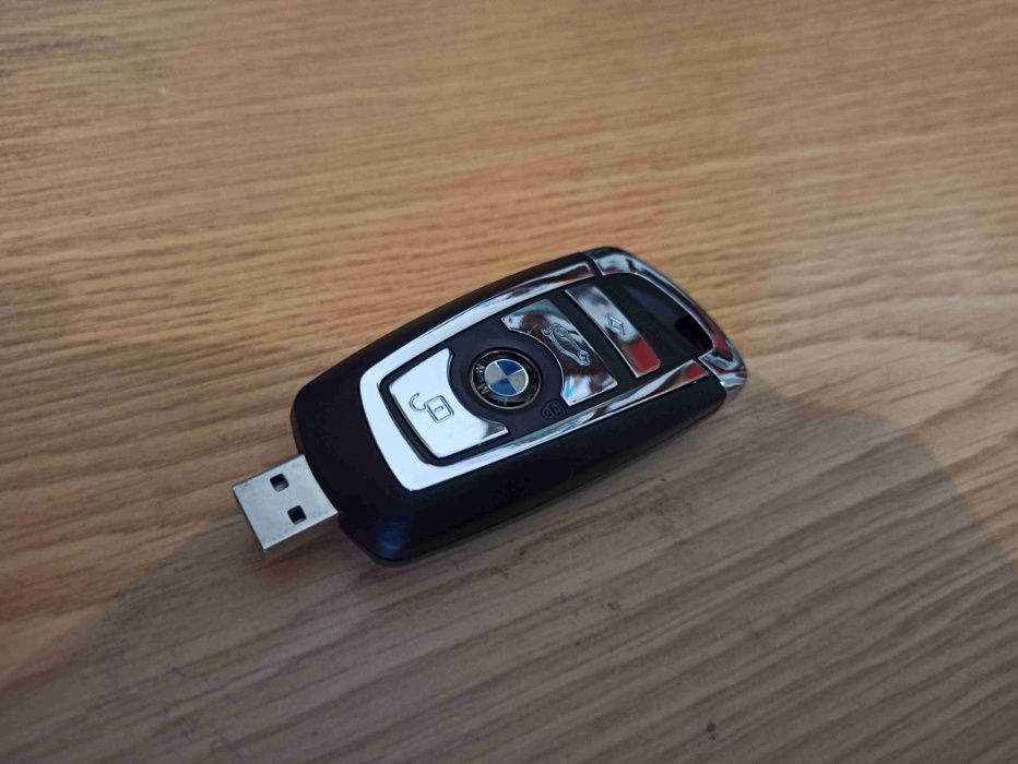 Pen USB | BMW | Mercedes | Audi | NOVAS