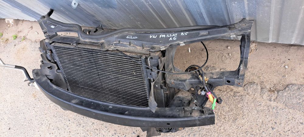 Pas przedni belka chłodnice wentylator Volkswagen Passat B5 1.6 1.8