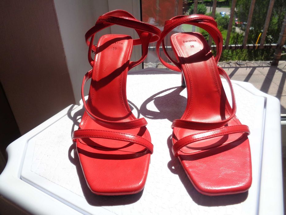 sandałki damskie Bershka 38 buty wintage prezent sandały szpilki