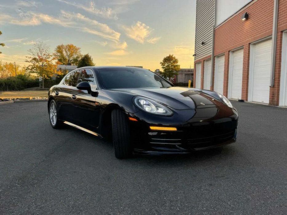 Porsche Panamera 4S      2015