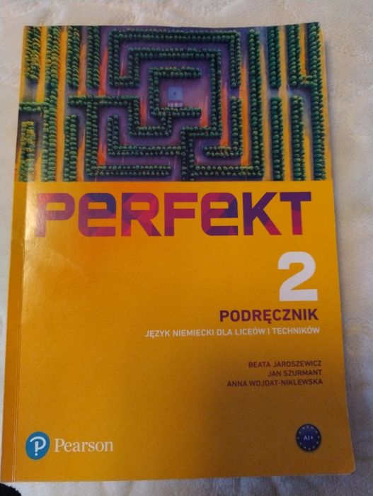 Perfect 2, podręcznik