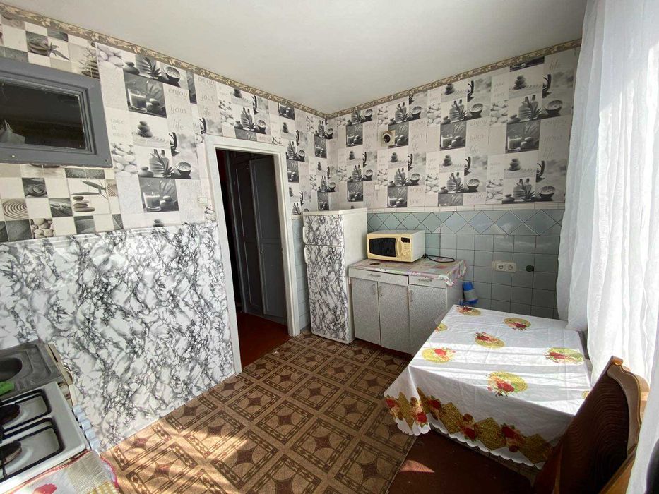 Продам 2-ка на Довженка