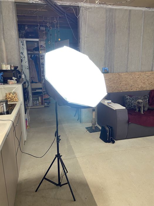 Продам софтбокс ( студийный свет)в идеальном состоянии