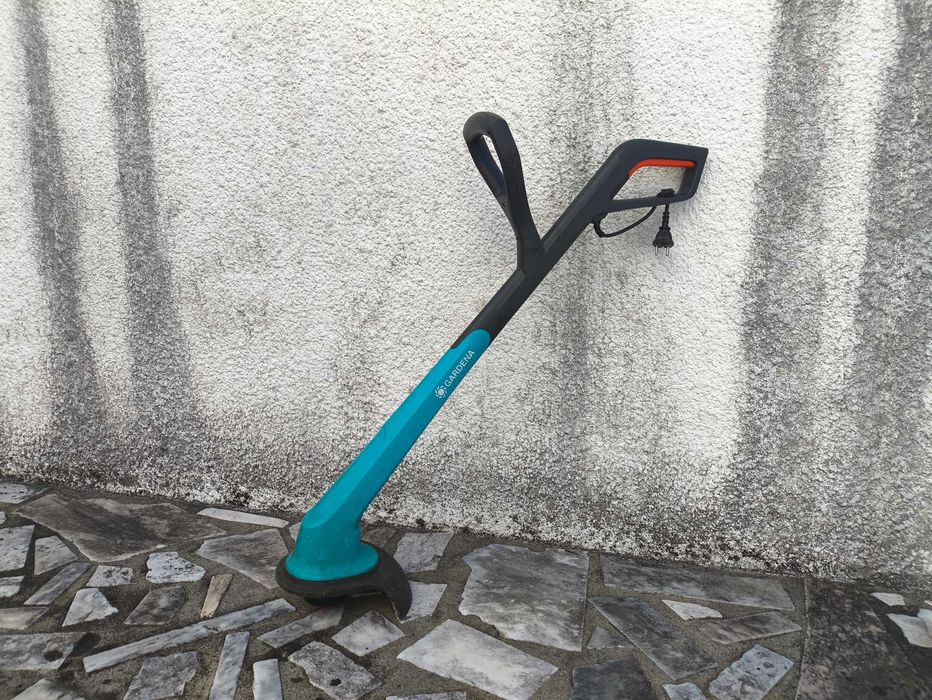 Corta relvas e aparador Gardena