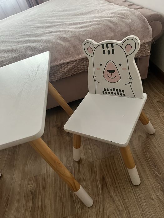 Stoliczek i krzesełka dzieciece